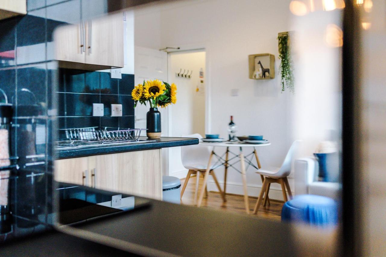 Bright 1-Bed Apartment In Chester By 53 Degrees Property, Ideal For Professionals & Couples, Great Location - Sleeps 4 Kültér fotó