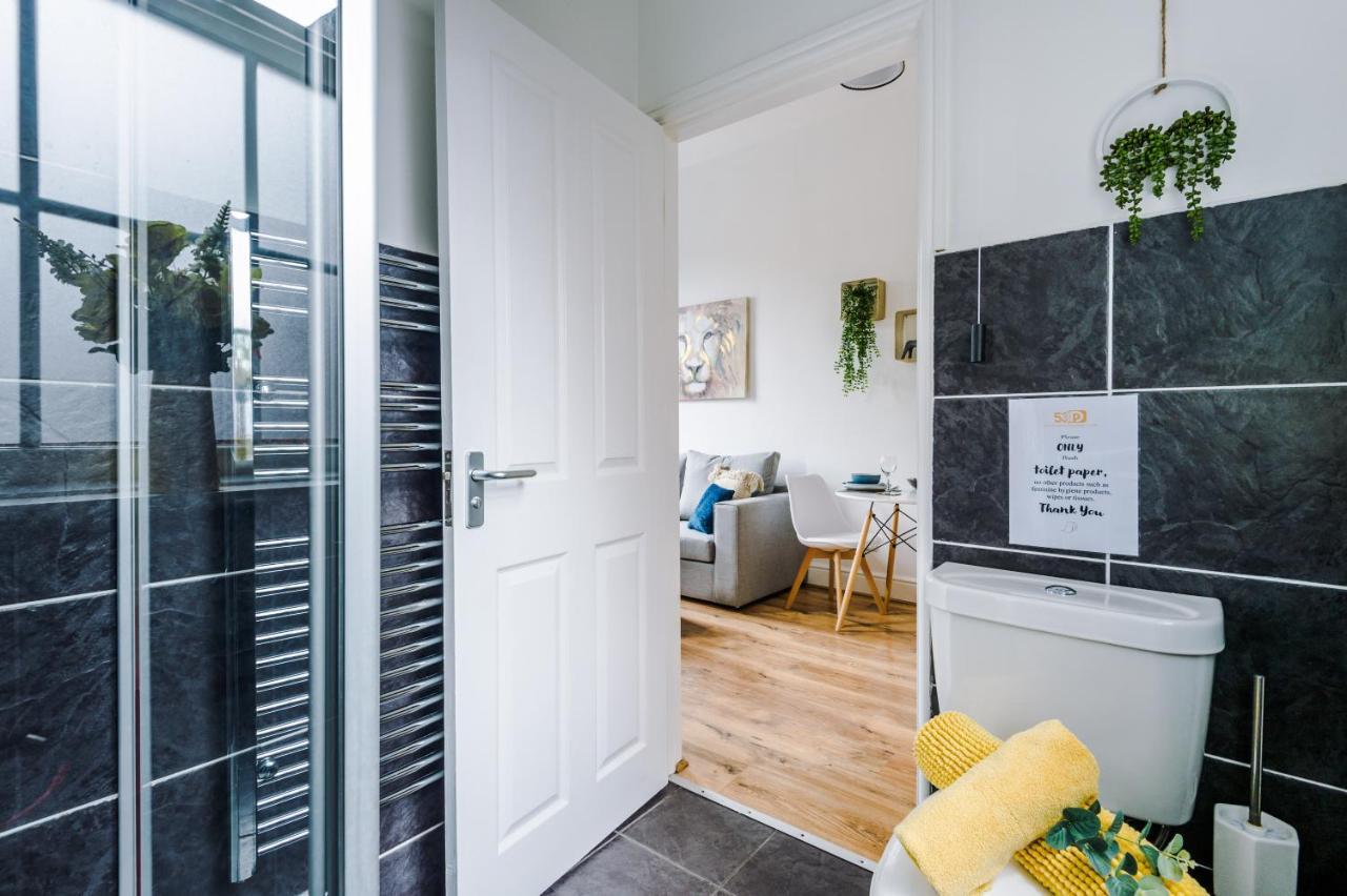 Bright 1-Bed Apartment In Chester By 53 Degrees Property, Ideal For Professionals & Couples, Great Location - Sleeps 4 Kültér fotó