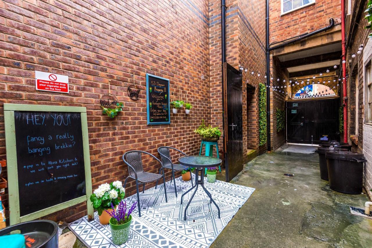 Bright 1-Bed Apartment In Chester By 53 Degrees Property, Ideal For Professionals & Couples, Great Location - Sleeps 4 Kültér fotó
