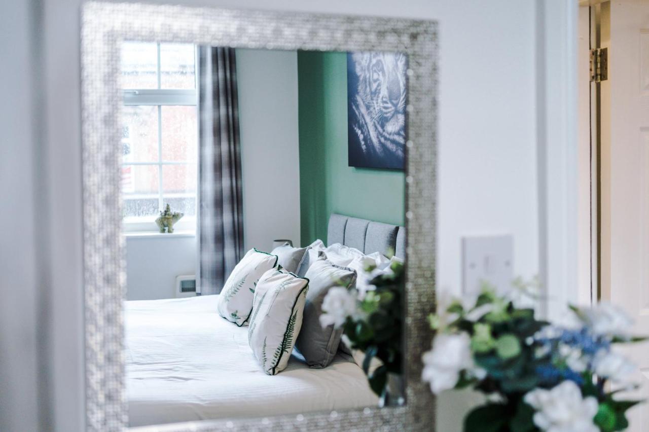 Bright 1-Bed Apartment In Chester By 53 Degrees Property, Ideal For Professionals & Couples, Great Location - Sleeps 4 Kültér fotó